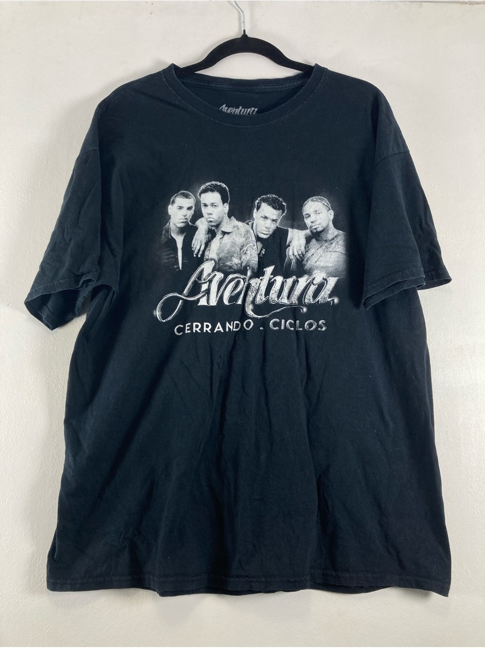 Aventura Black Graphic Band Tee with White Photo Print tour 2024 XL